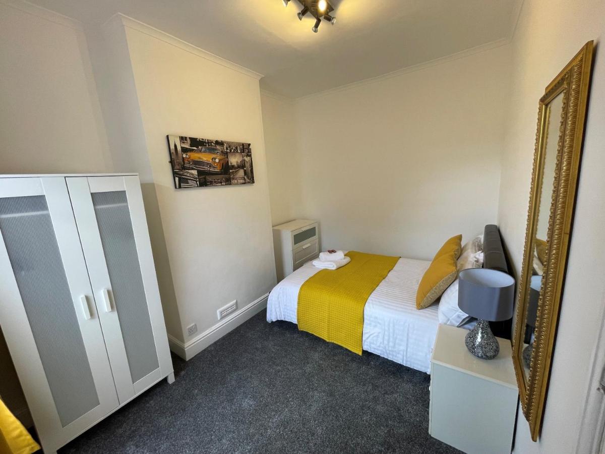 Robinhuts - 3 Bed Accommodation -Perfect For Contractors, Families & Students Kingston upon Hull Kültér fotó